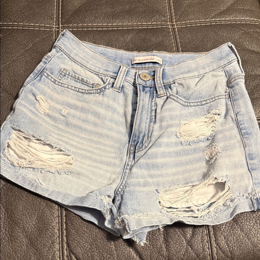 Light Wash Distressed Women’s Denim Shorts - Light Blue